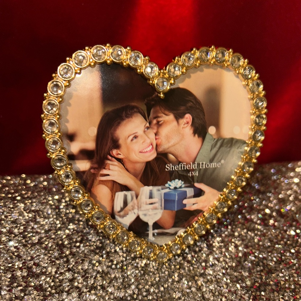 Sheffield Home Heart Frame